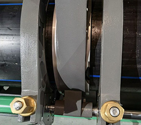 Cutting tubes to ensure smooth and flat butt joints