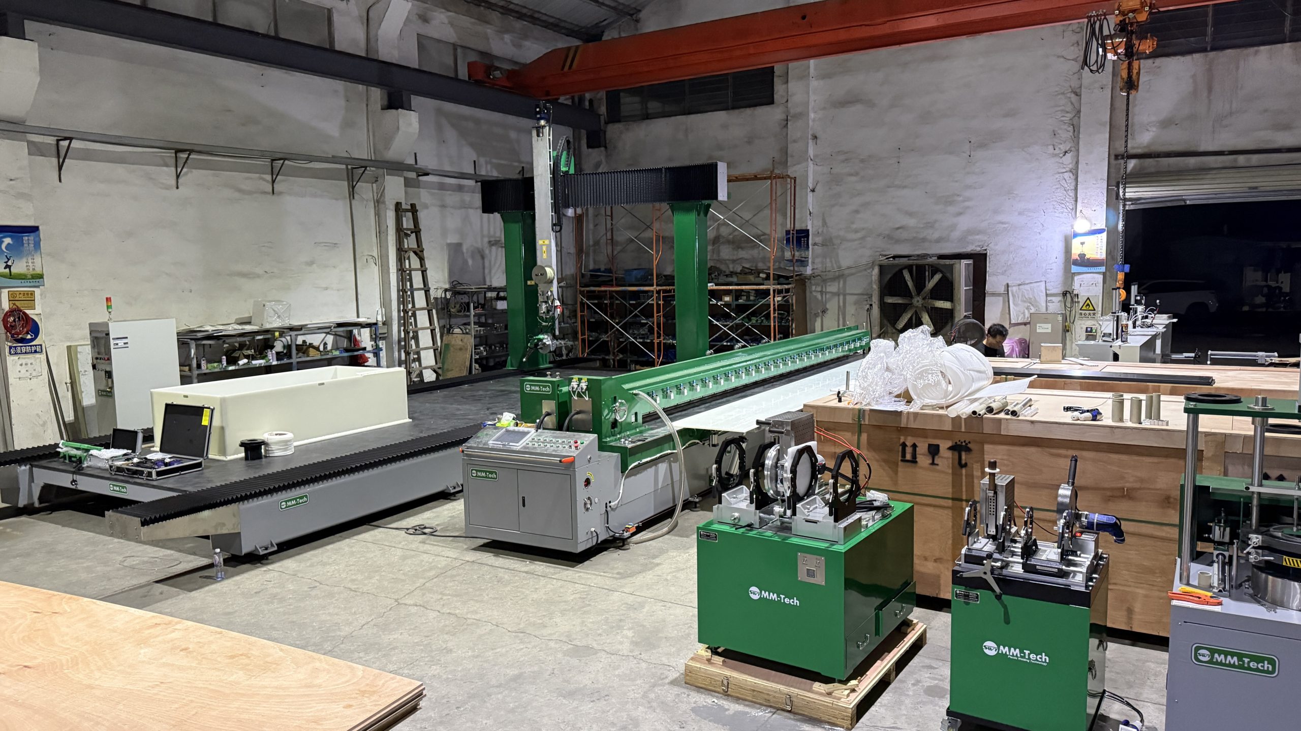 What Plastic Welding Machines Are Essential for Industrial Chemical Tank Manufacturing?