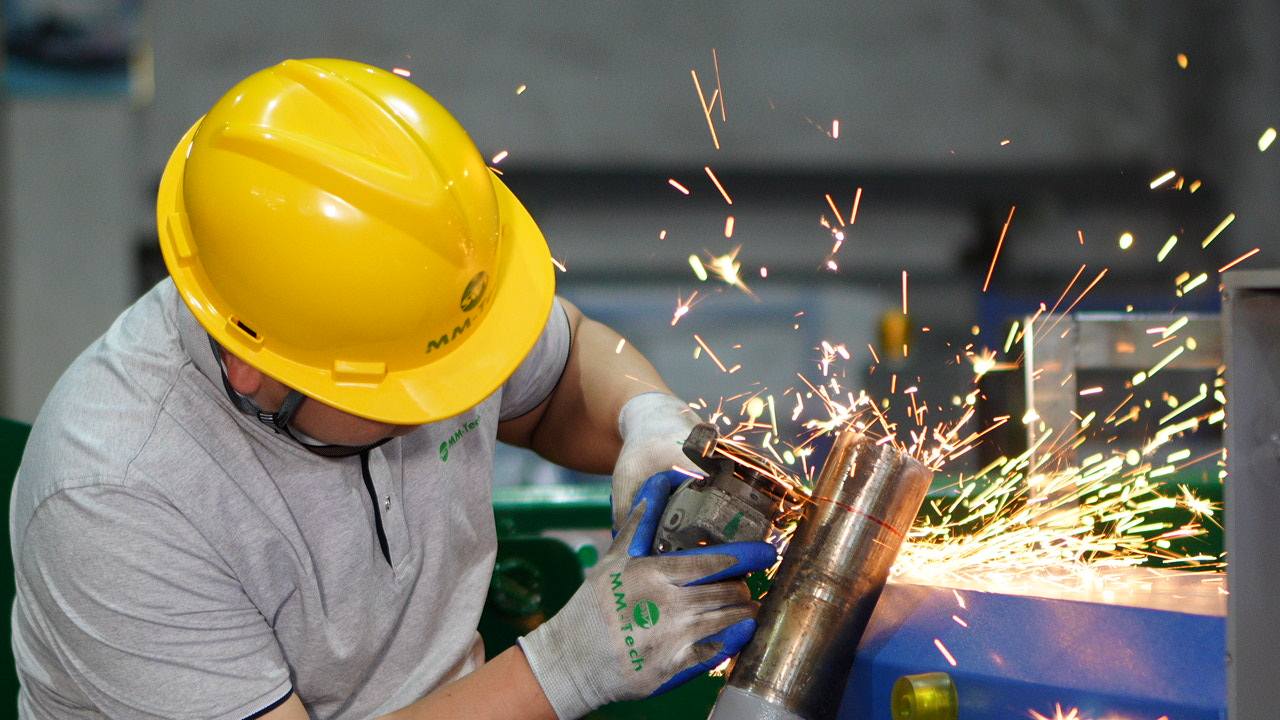 Primary Plastic Welding Machines for Fire Truck Water Tank Fabrication